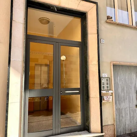 Hostdomus - Marina Daire Finale Ligure