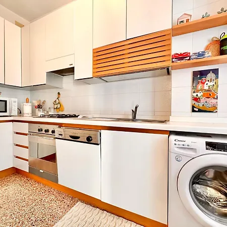 Hostdomus - Marina Apartment